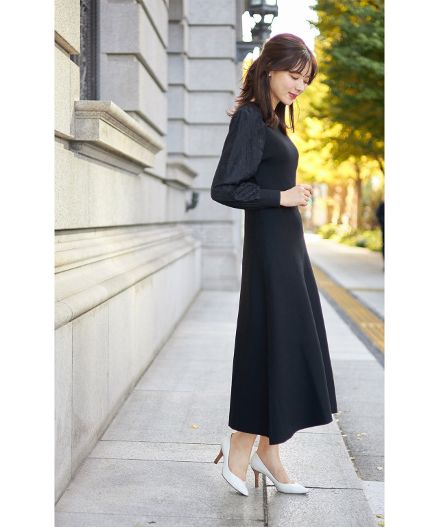 【新品】トッコ クローゼット フラワーレーススリーブ切替ニットワンピース 黒